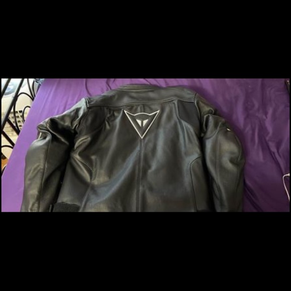 Dainese perforated black Leather motorcycle Jacket  Men size XL euro 56. - Picture 2 of 5